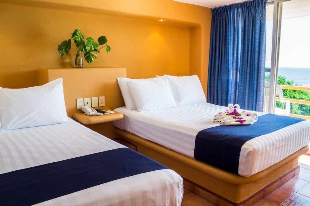 Standard Room, 2 Double Beds, Ocean View - Photo 8