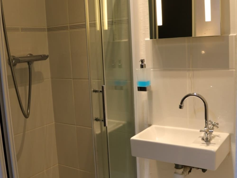Double or Twin Room, Ensuite - Photo 28
