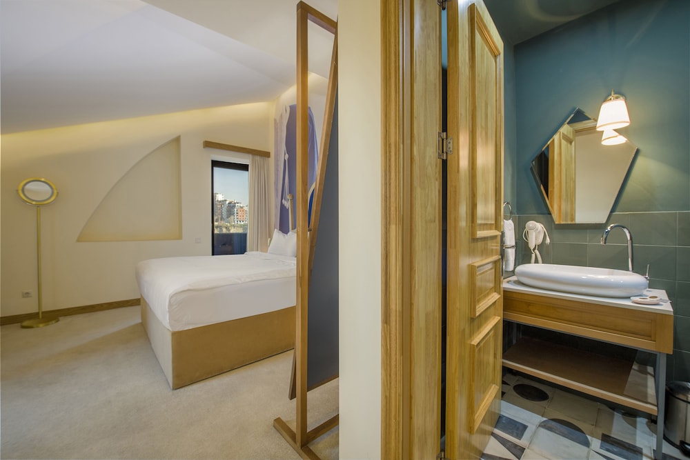 Luxury Double Room, 1 King Bed, Hot Tub (Terrace) photo 2