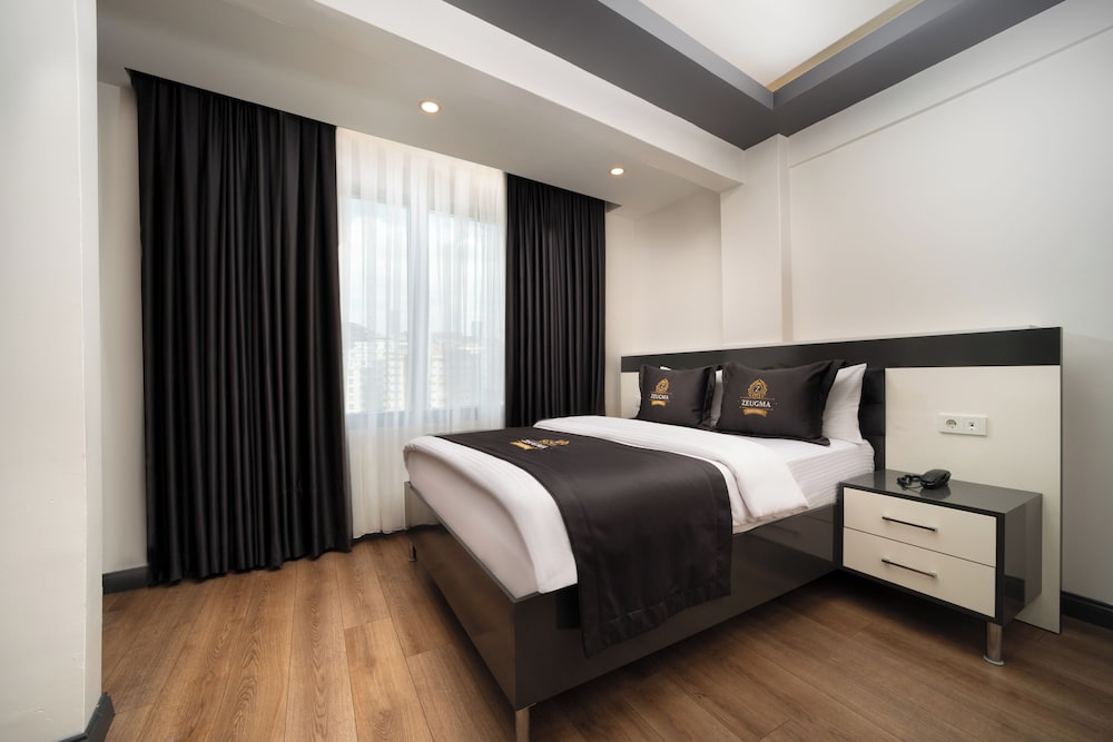 Superior Suite, 1 Queen Bed photo 3