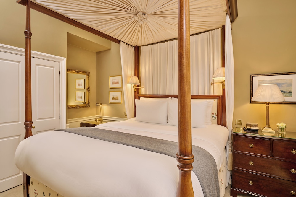 Junior Suite, 1 King Bed (Roseate) photo 1