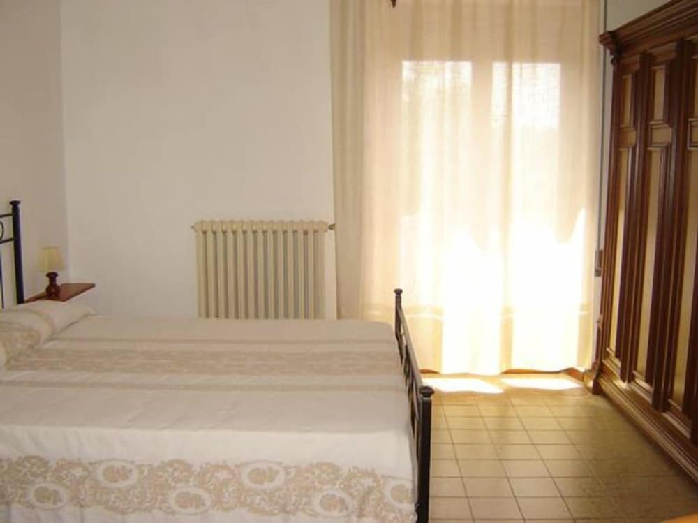 Double Room, Private Bathroom (External) photo 2