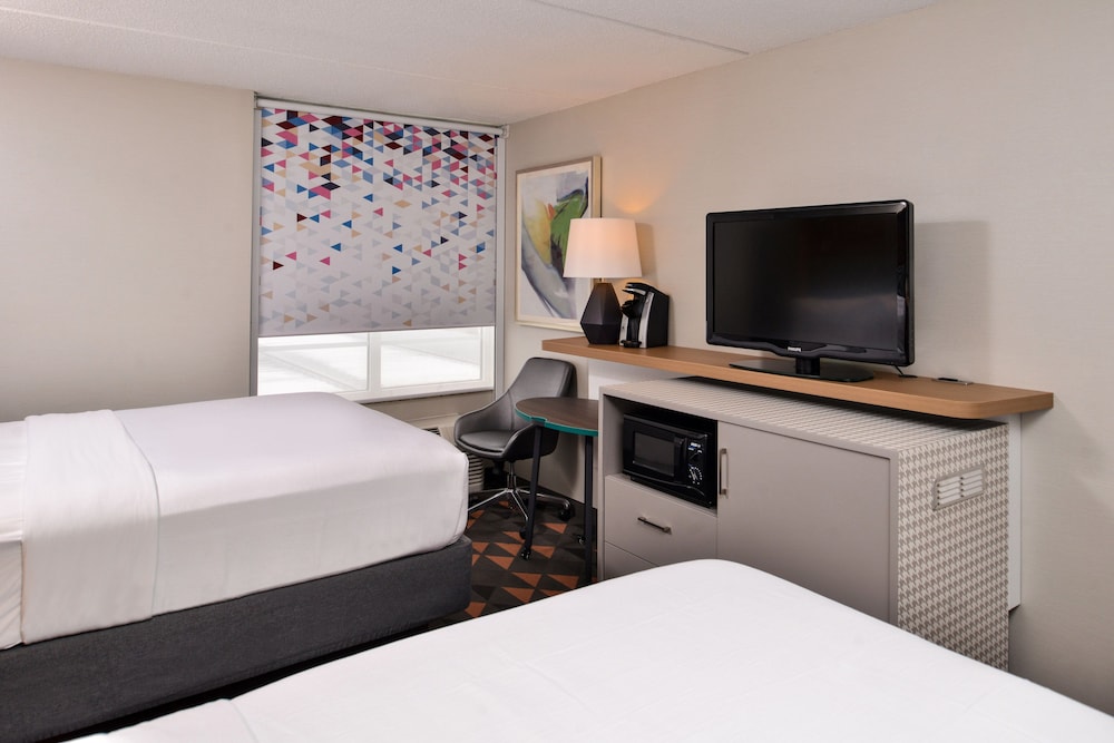 Standard Room, 2 Queen Beds, Accessible (Communications) - Photo 5