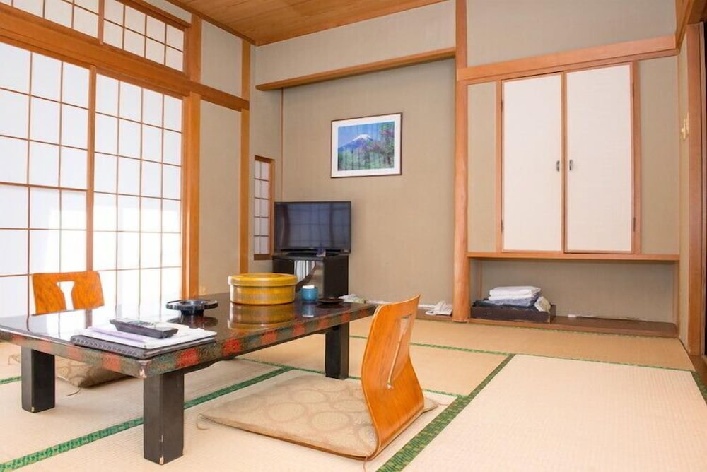 Japanese Style Room with Shared Toilet photo 1