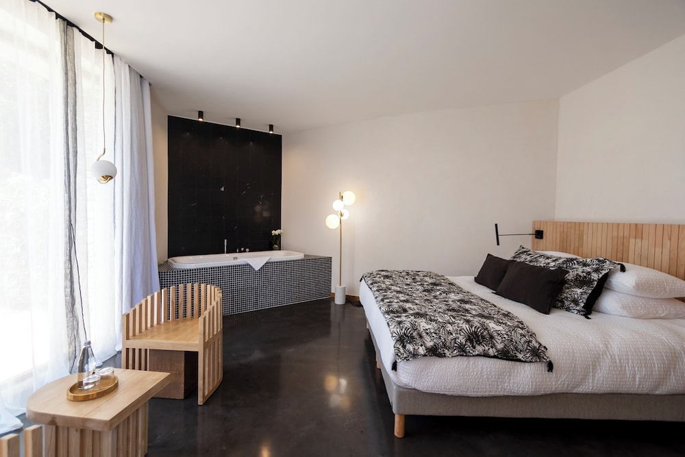 Chambre Premium, 1 très grand lit, piscine privée