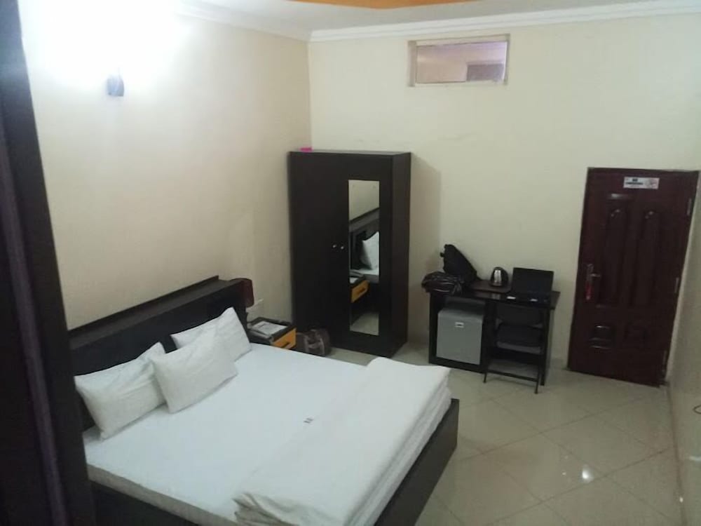 Deluxe Room, City View