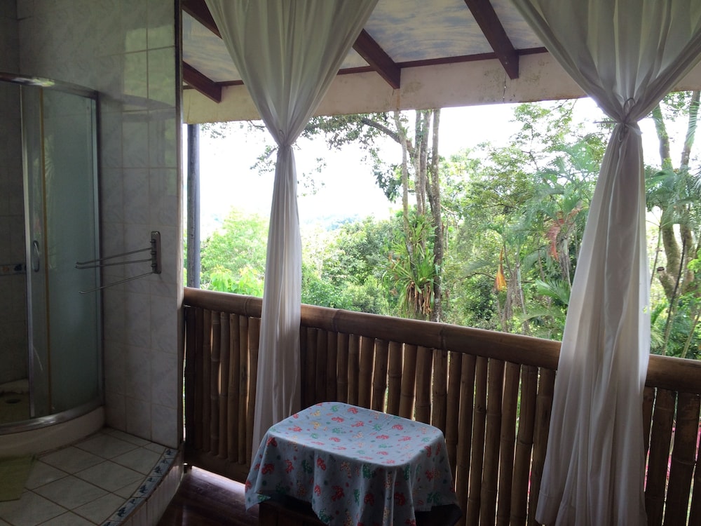 Quadruple Room, 2 Double Beds, Shared Bathroom, Partial Sea View photo 2