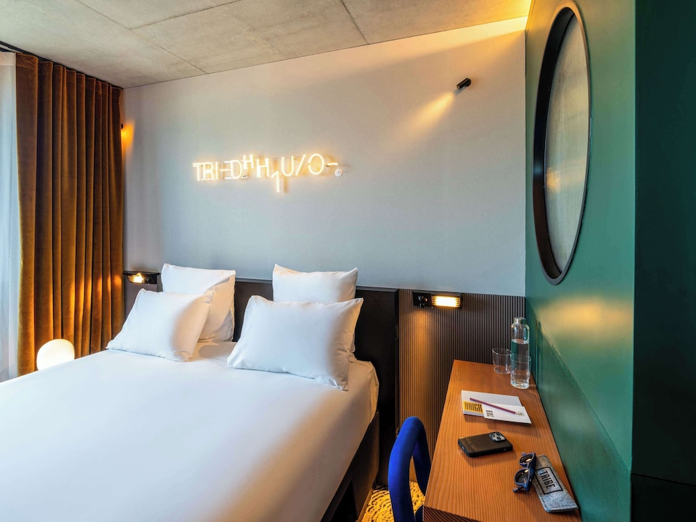 Room, 2 Twin Beds (TRIBE Essential) photo 1