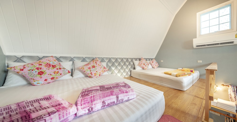 Familas Pool Villa