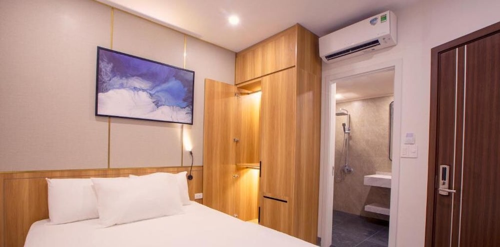 Standard Double Room, City View