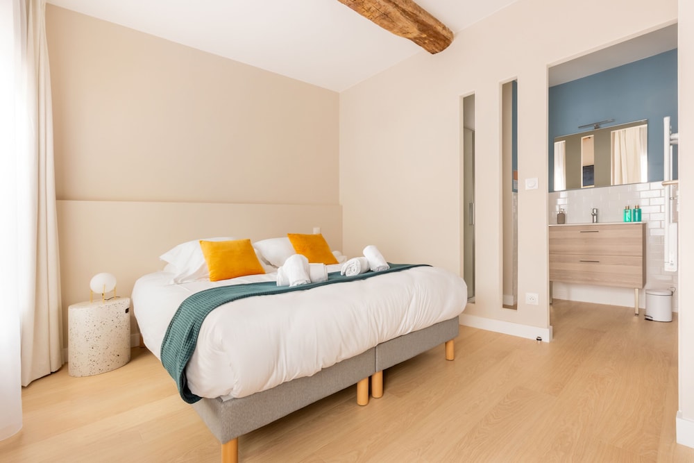 Apartment, Ensuite, City View - Photo 38