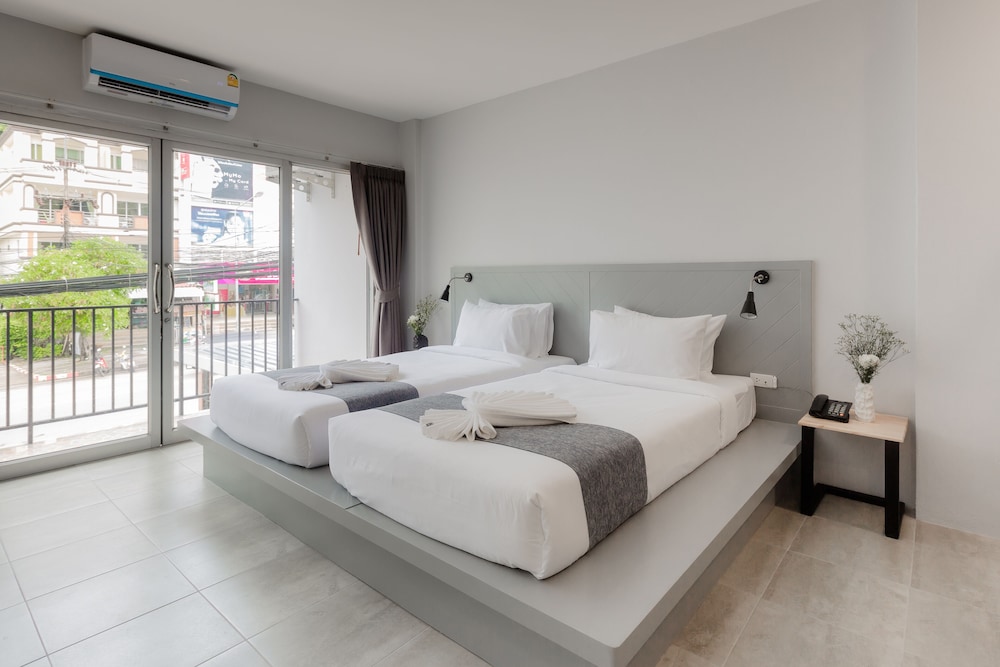 Superior Double or Twin Room photo 2