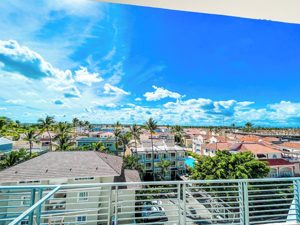 Premium Studio, City View