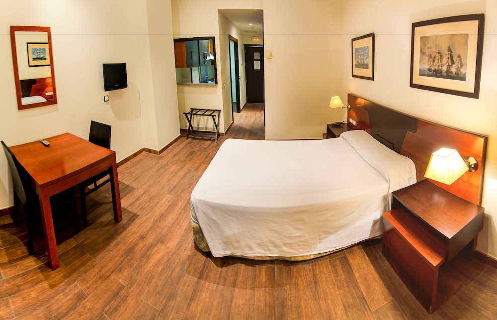 Standard Double Room - Photo 4