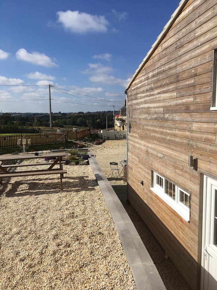 Standard Cottage, Ensuite (The Workshop) photo 2