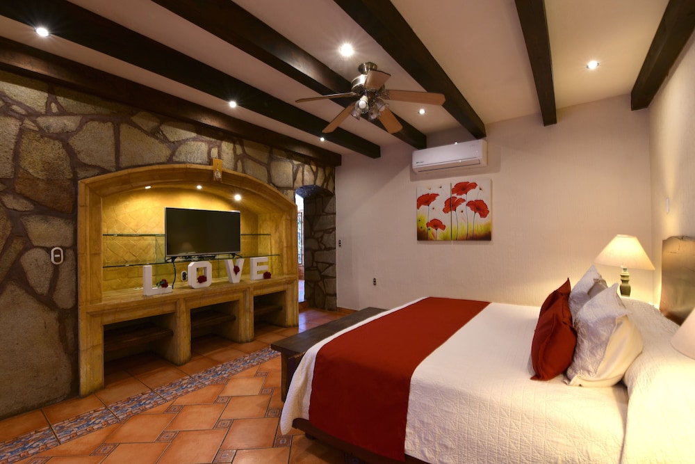 Luxury Suite photo 1
