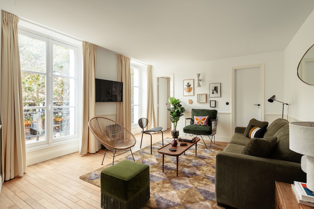 2-BR Deluxe Apartment with View photo 3