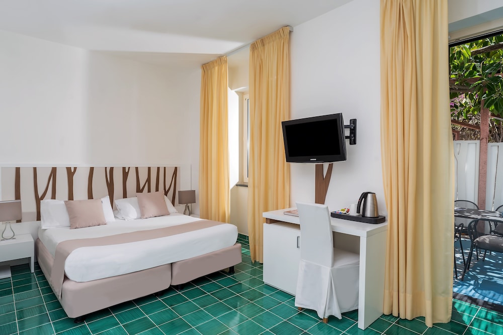 Superior Double or Twin Room, 1 Bedroom, Non Smoking, Garden Area photo 1