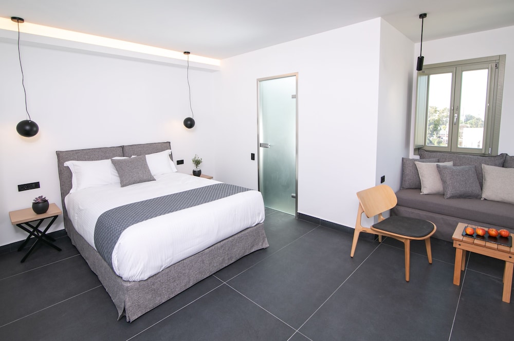 Honeymoon Suite (Outdoor Hot Tub)