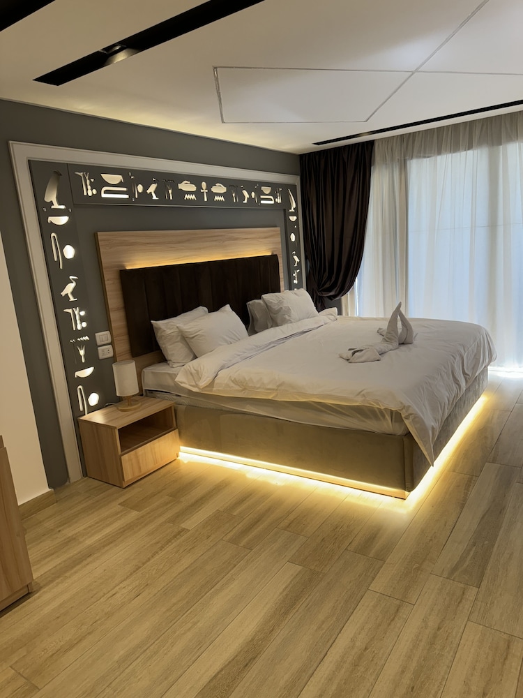 Luxury Suite