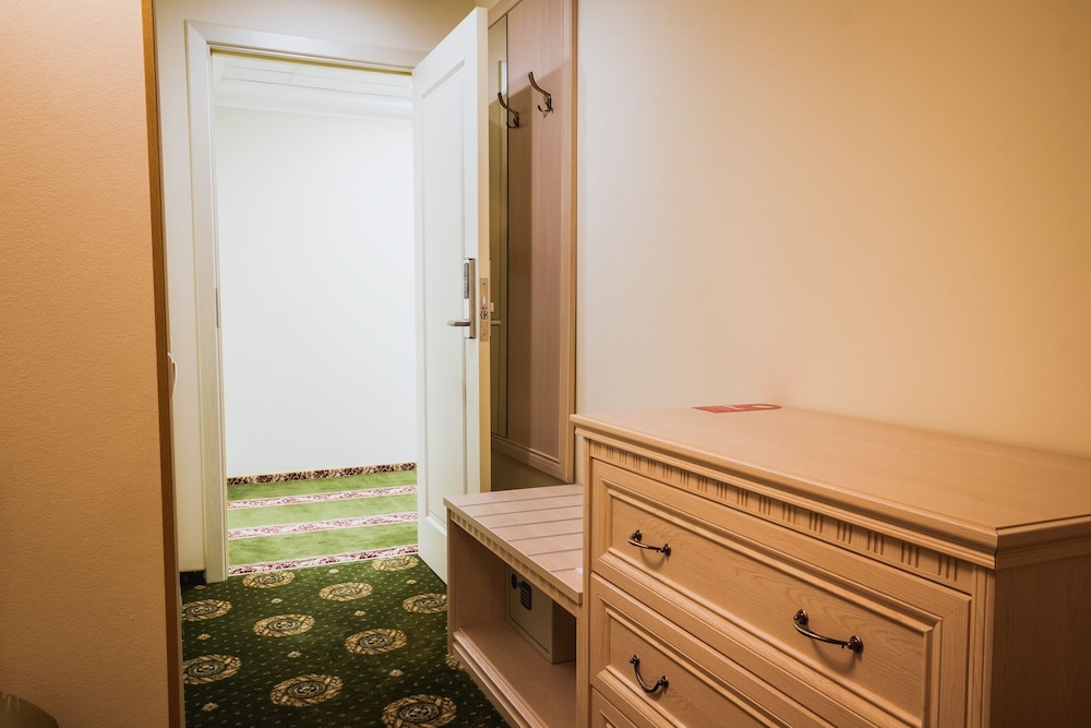Economy Single Room