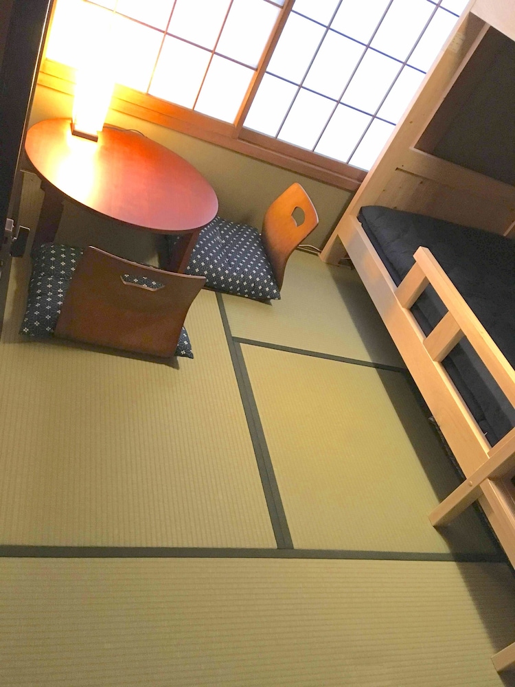 Private Bunk Bed Japanese Style Room 1B, Shared Bathroom photo 2