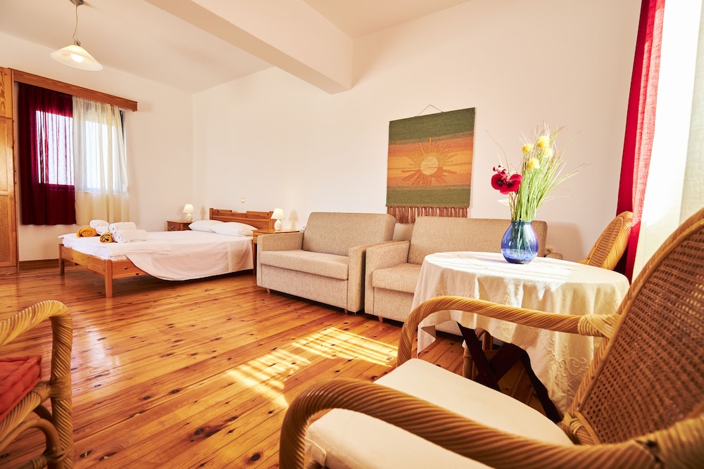 Family Villa (Helios)