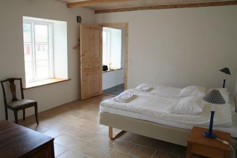Double Room, Shared Bathroom photo 1