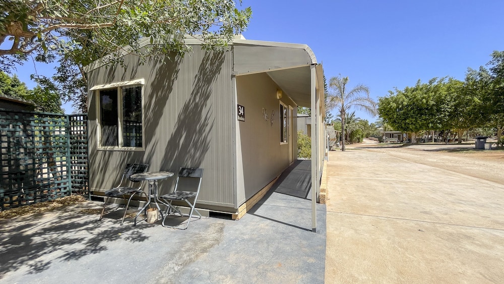 Standard Cabin – Shared Bathroom (No Bathroom inside Room) photo 2