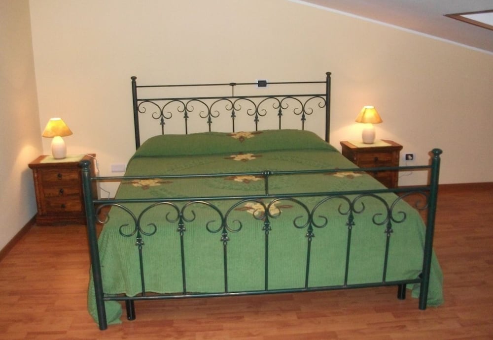 Double Room, 1 Queen Bed photo 1