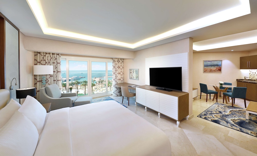 Family Suite, 1 King Bed with Sofa bed, Sea View