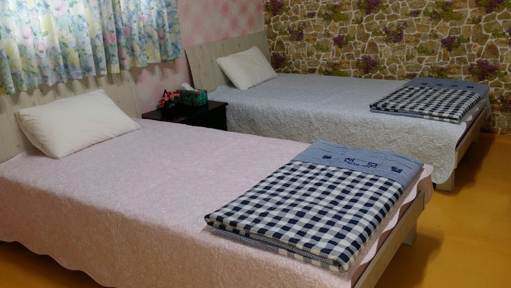 Standard Twin Room photo 2