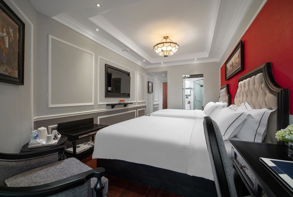 Family Room, 2 Queen Beds photo 3
