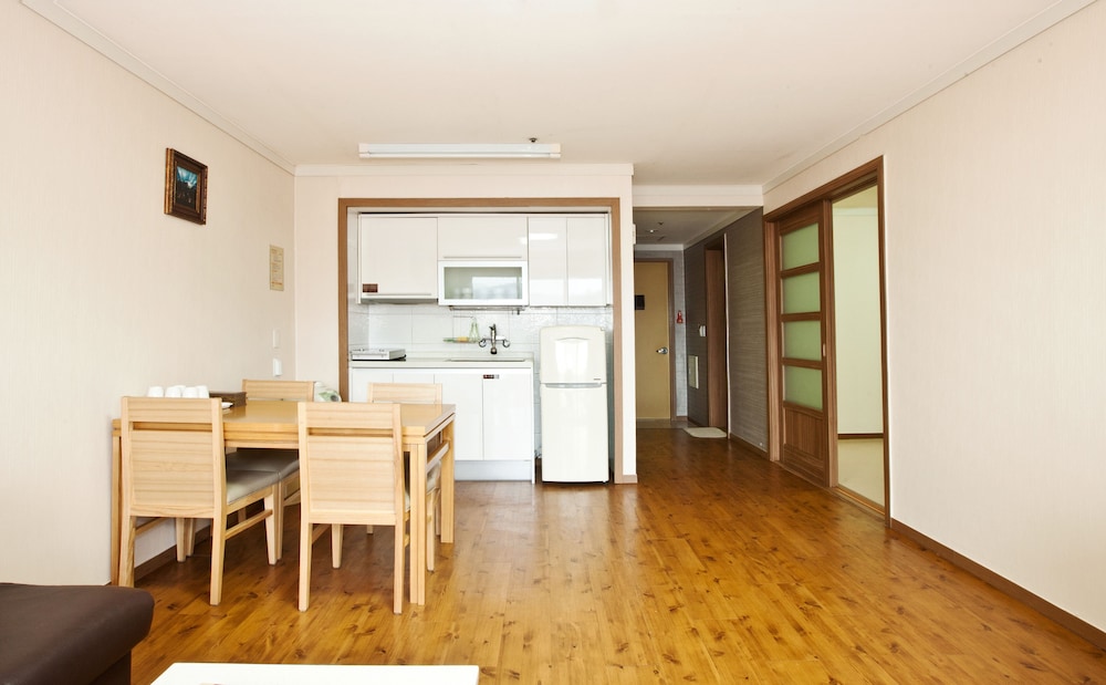 Suite (Kitchen/Garden View/Bed) - Bed Type Randomly Assigned photo 2