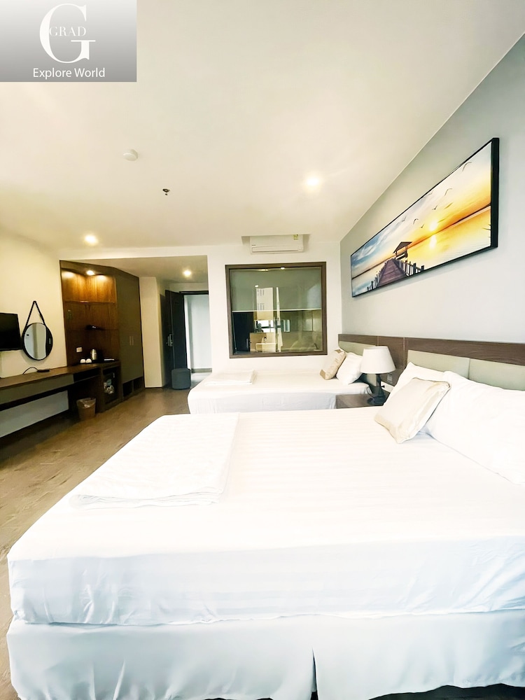 Deluxe Triple Room photo 2