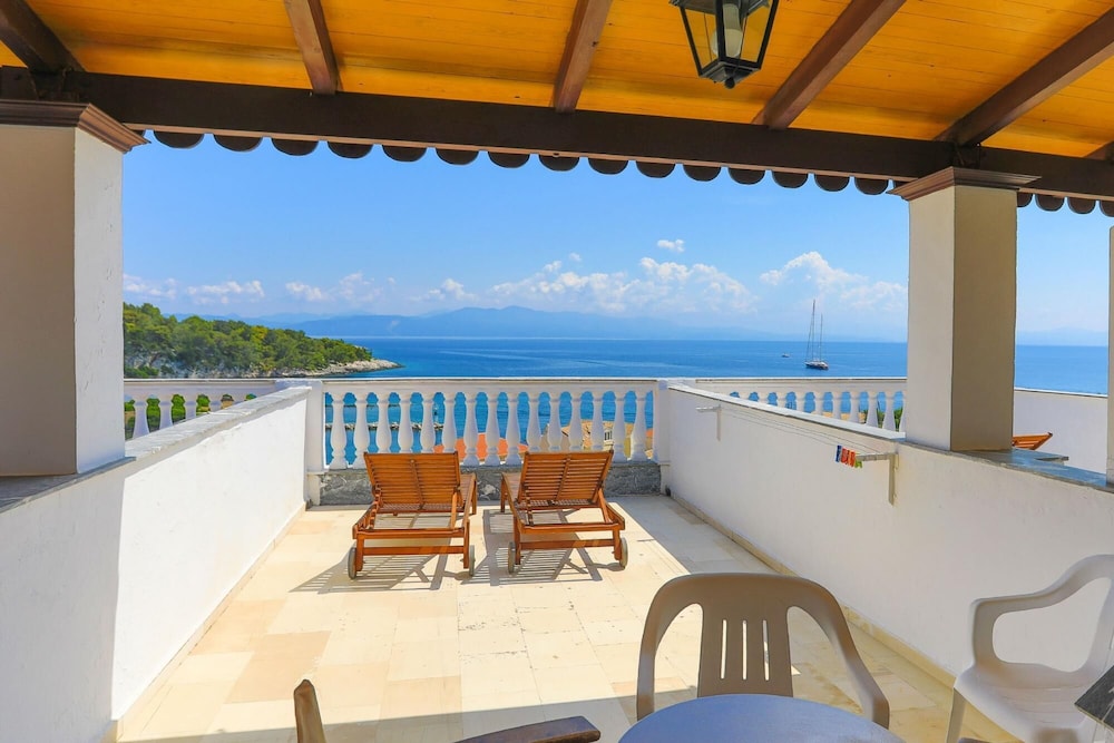Faros Dio Gaios Studio sea Views Private Sun-loungers, Kuva 10