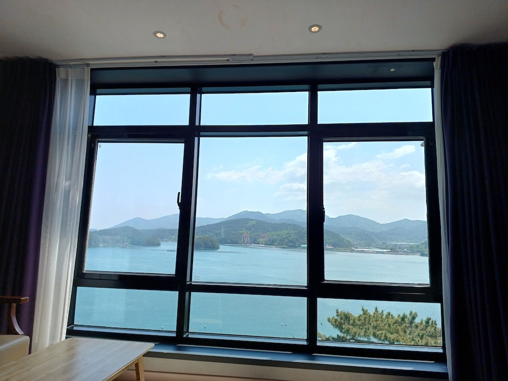 Premium Deluxe Ocean View (Two Double) - Photo 2