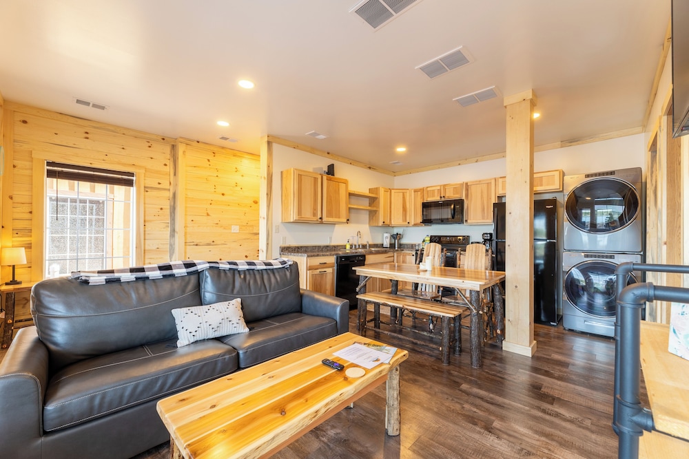 Cabin 21A, Non-Smoking, Pet Friendly