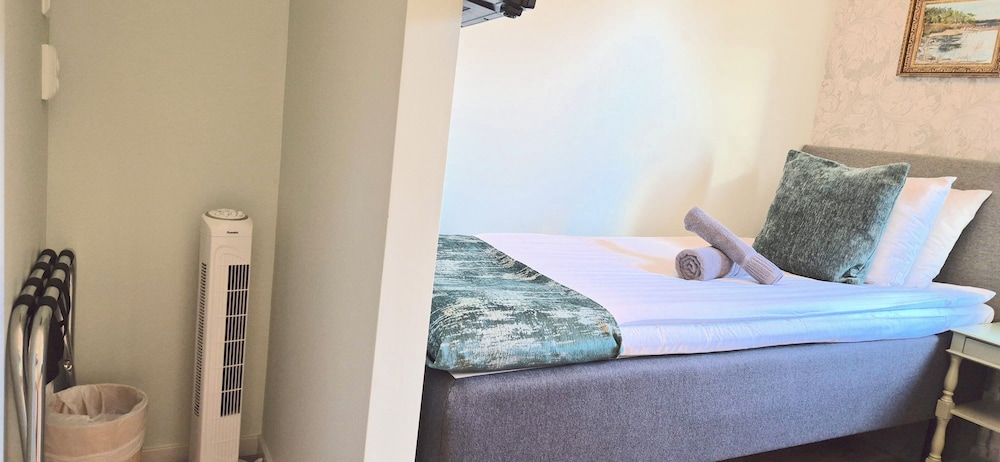 Single Room photo 2