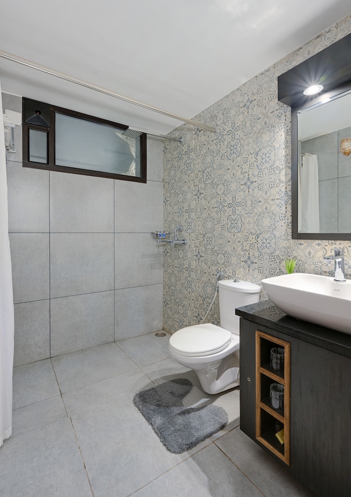 Premier Rooms with Balcony - Photo 7