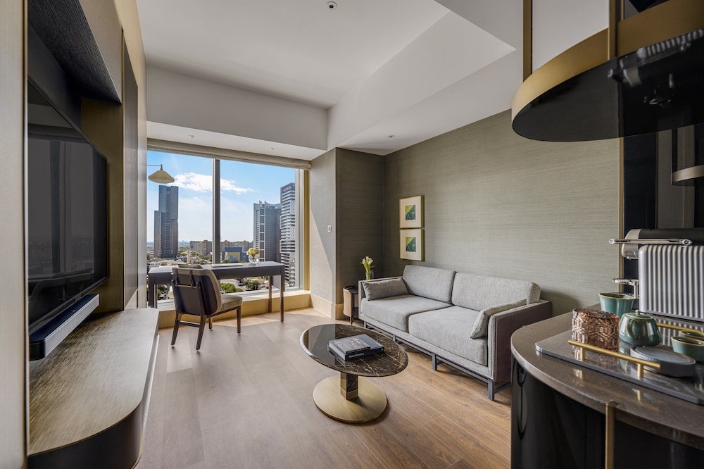 Junior Suite, 2 Twin Beds - Photo 1