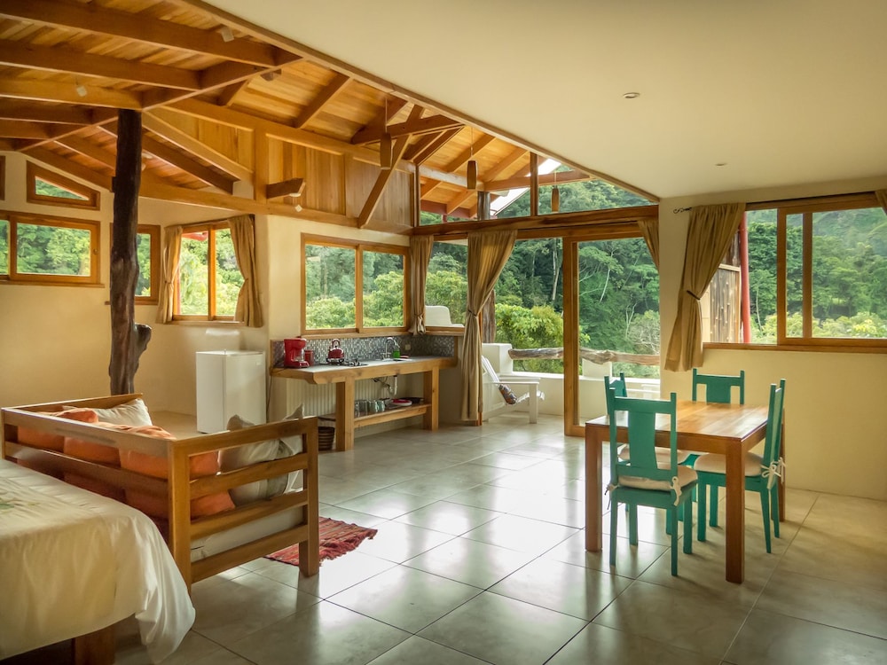 Deluxe Studio Suite, 2 Bedrooms, Mountain View