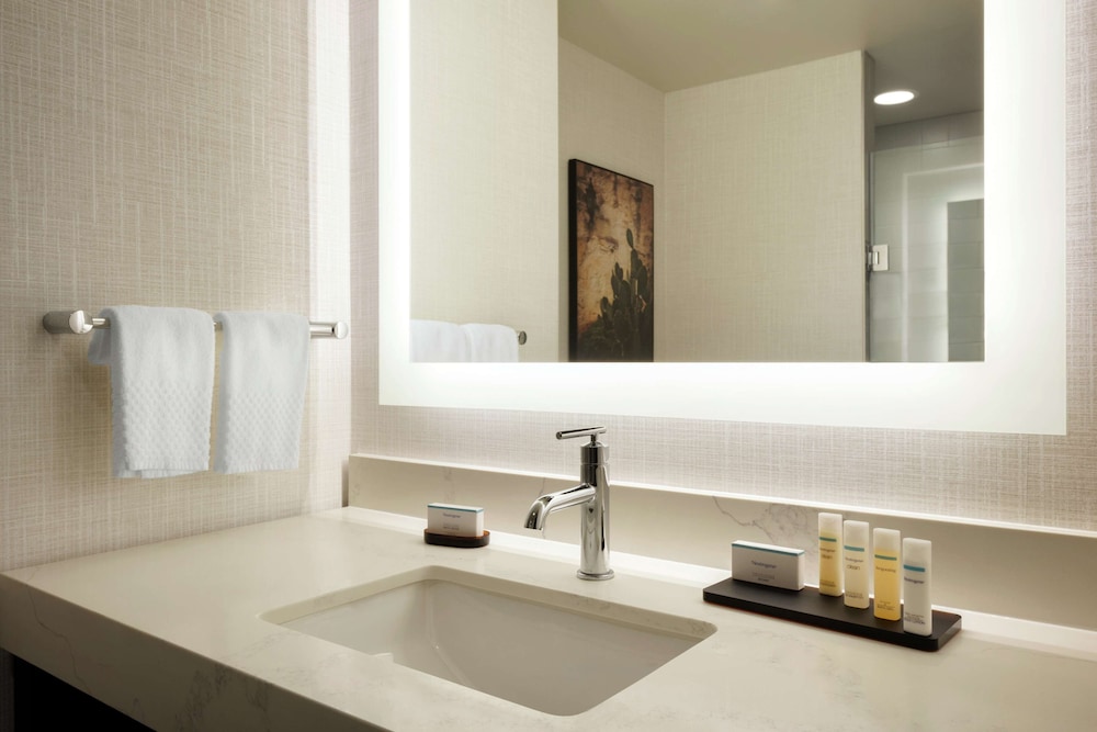 King Studio Suite