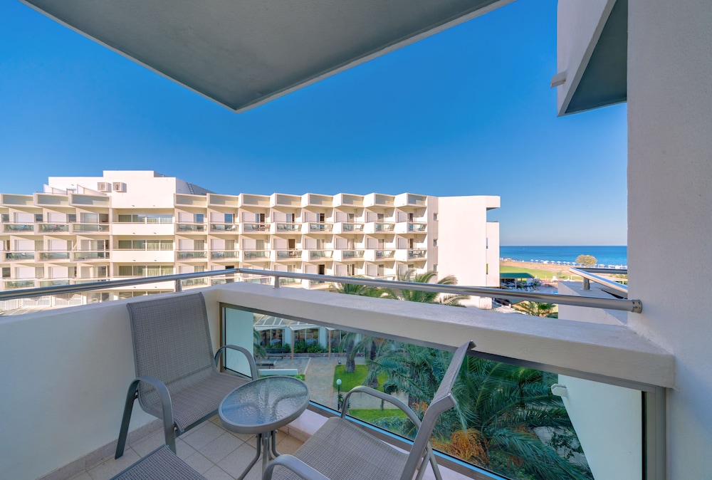 Double Room, Partial Sea View - Photo 16