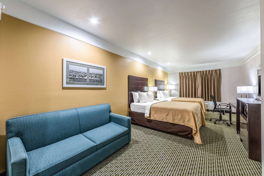 Room, Multiple Beds, Accessible, Non Smoking photo 3