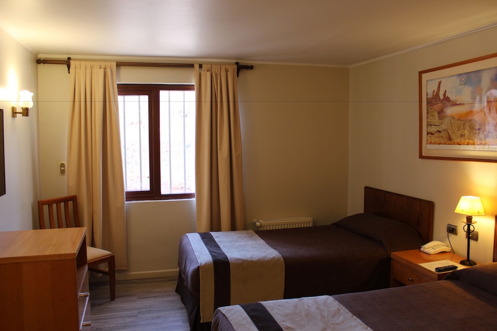 Standard Twin Room - Photo 1