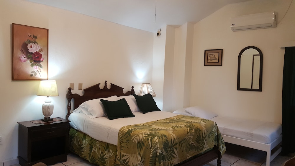 Standard Double Room, 1 Queen Bed photo 2