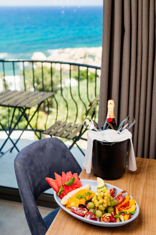 Standard Triple Room, Sea View - Photo 2