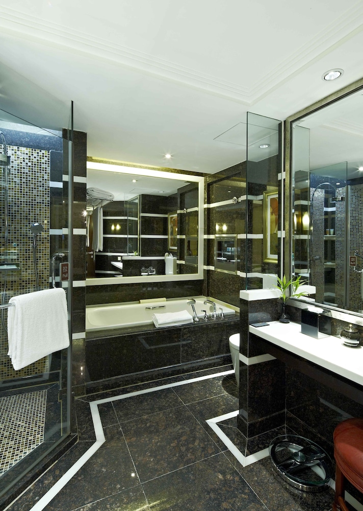 Superior Room, 2 Twin Beds, City View