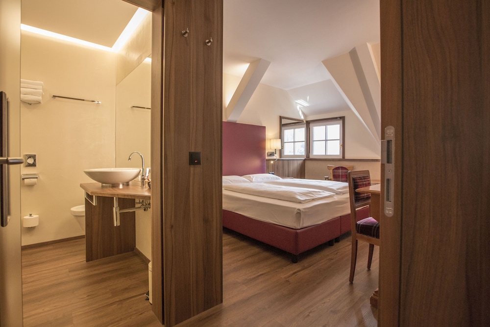 Basic Double Room photo 1